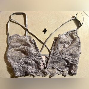 Elegant Lace Bralette in Gray Lilac